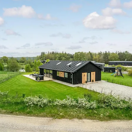 Holiday home Gorgeous In With Kitchen Glesborg